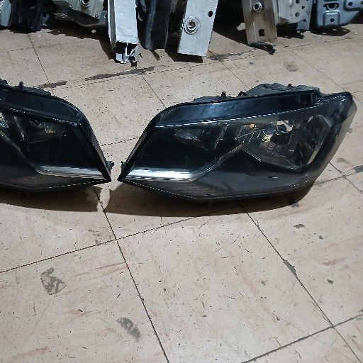 Ford ecosport headlight - Private Seller Ford ecosport headlight - Private Seller