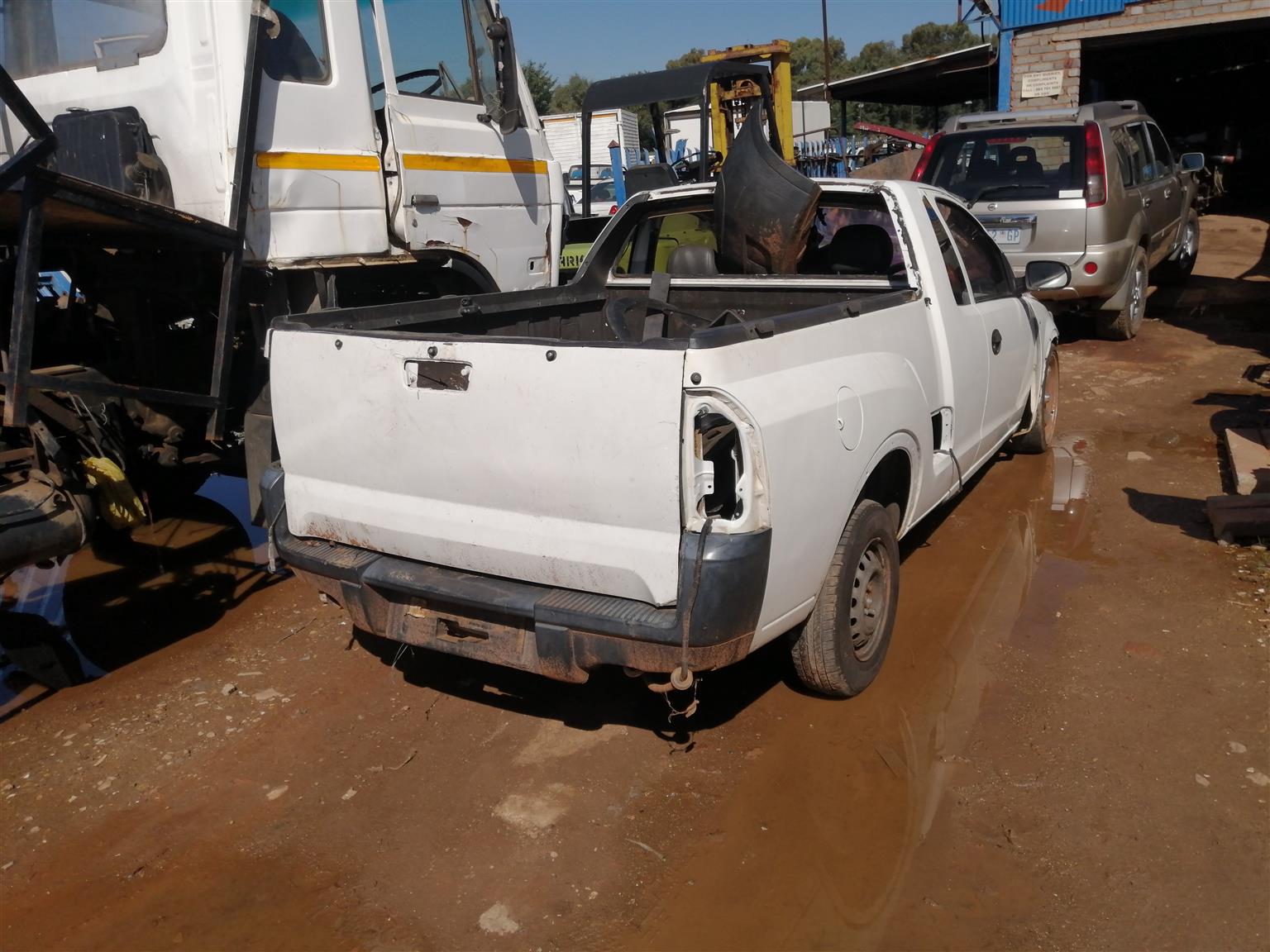 Opel corsa Gama side pocket bakkie for spares - Private Seller