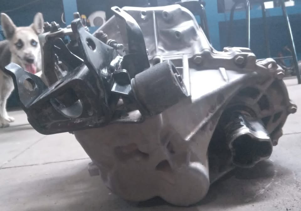 2016 Toyota Yaris gearbox for sale - Private Seller