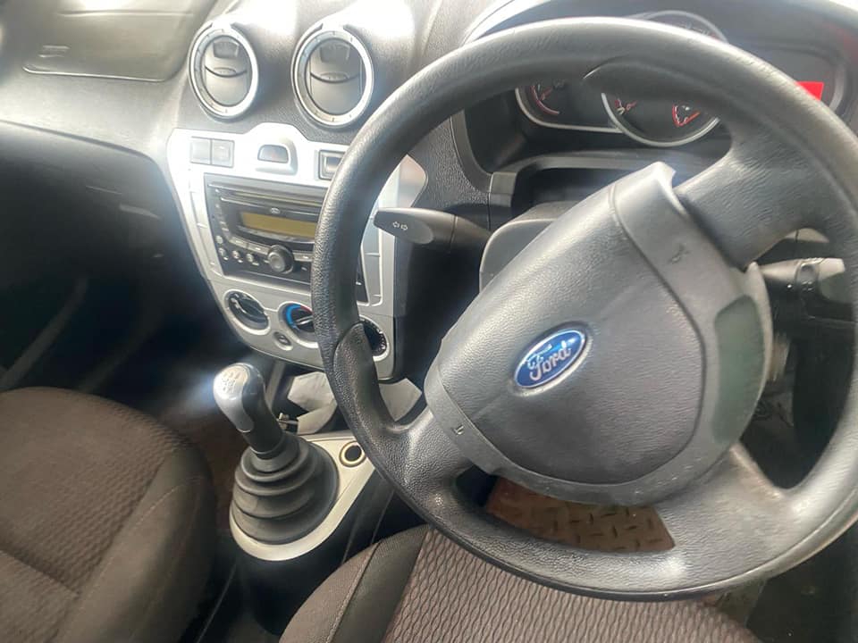 2010 FORD FIGO 1.4 MANUAL
