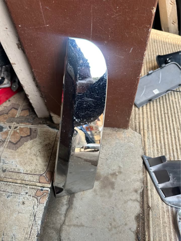 Kia sportage left rear door chrome beading - Private Seller Kia sportage left rear door chrome beading - Private Seller