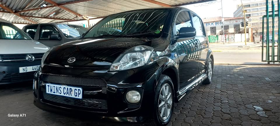 Daihatsu Sirrion 1.3 sport Manual petrol