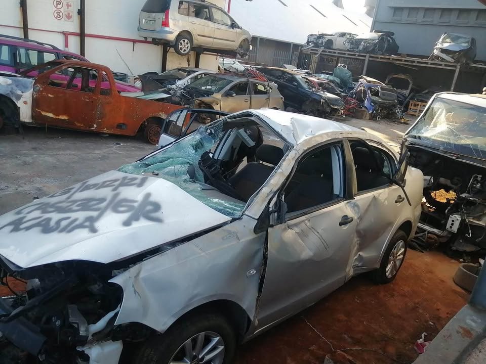 Polo vivo sedan 1.6 stripping - Private Seller