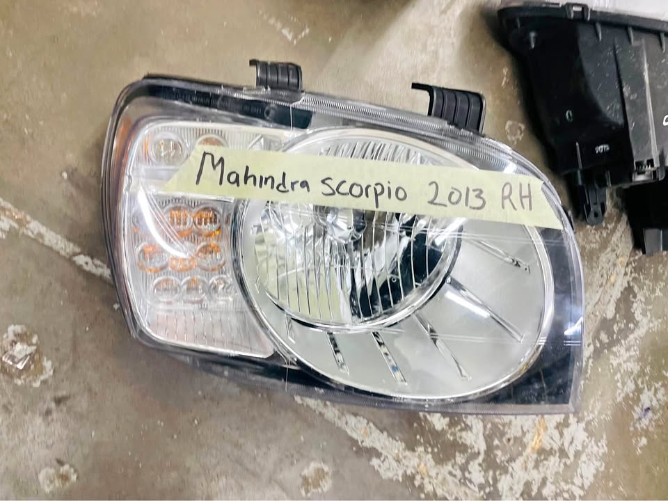 Mahindra Scorpio headlight 2013 - Private Seller Mahindra Scorpio headlight 2013 - Private Seller