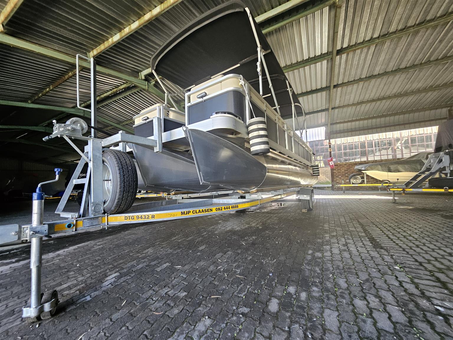 Watermark 7500 AXL Pontoon
