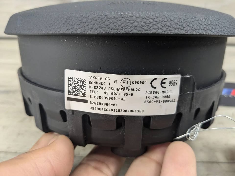 OEM BMW E82 E84 E88 E90 E92 E93 Front Driver SPORT Steering Wheel Airbag Air Bag - Private Seller OEM BMW E82 E84 E88 E90 E92 E93 Front Driver SPORT Steering Wheel Airbag Air Bag - Private Seller