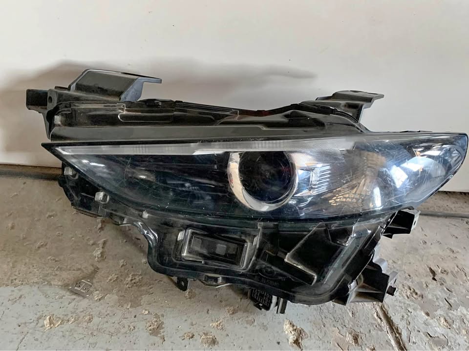 Mazda 3 headlight - Private Seller