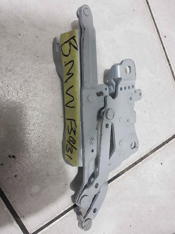 BMW F30/31 BONNET HINGE - Private Seller BMW F30/31 BONNET HINGE - Private Seller