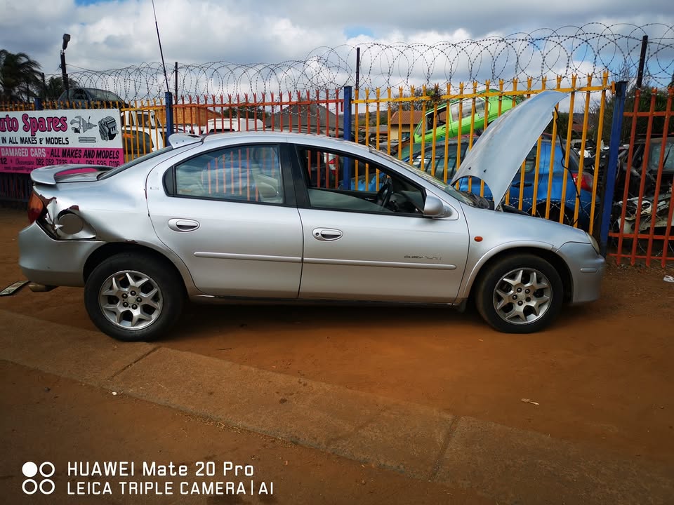 Chrysler neon 2.0 lt stripping 4 spares call us now - Private Seller