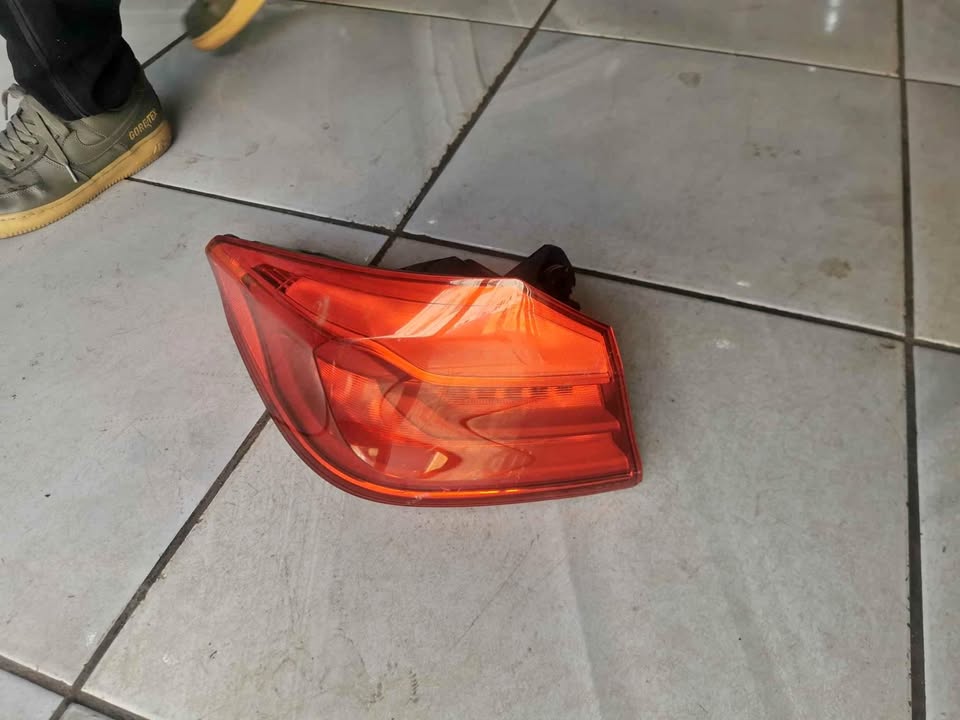 BMW G30 left taillight - Private Seller BMW G30 left taillight - Private Seller