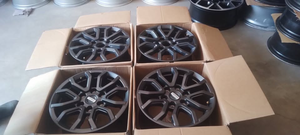 Ford raptor rims size 17 - Private Seller Ford raptor rims size 17 - Private Seller