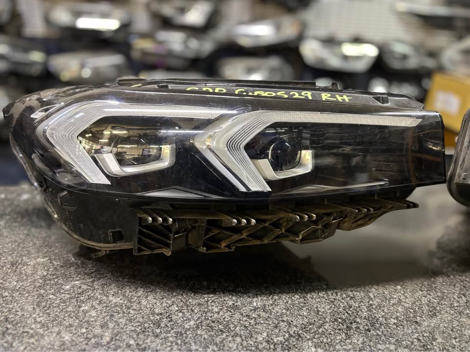 BMW G20 LCi headlights - Private Seller BMW G20 LCi headlights - Private Seller