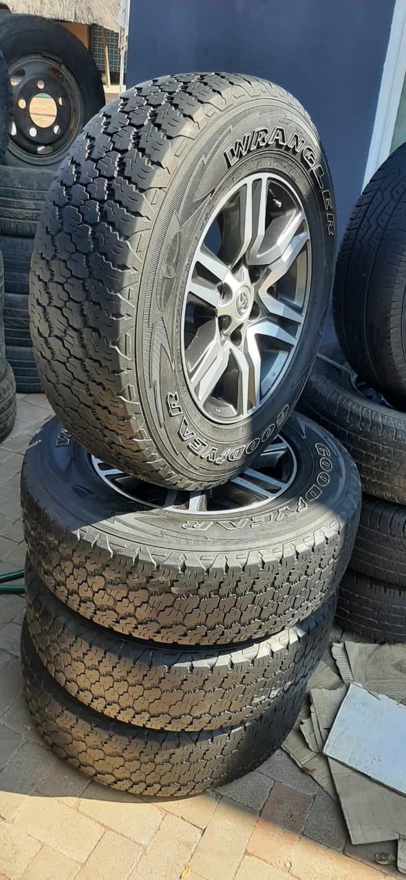 17" Toyota Hilux/Fortuner original mags with used 265/65/17 tyres ON SPECIAL SET - Private Seller 17" Toyota Hilux/Fortuner original mags with used 265/65/17 tyres ON SPECIAL SET - Private Seller