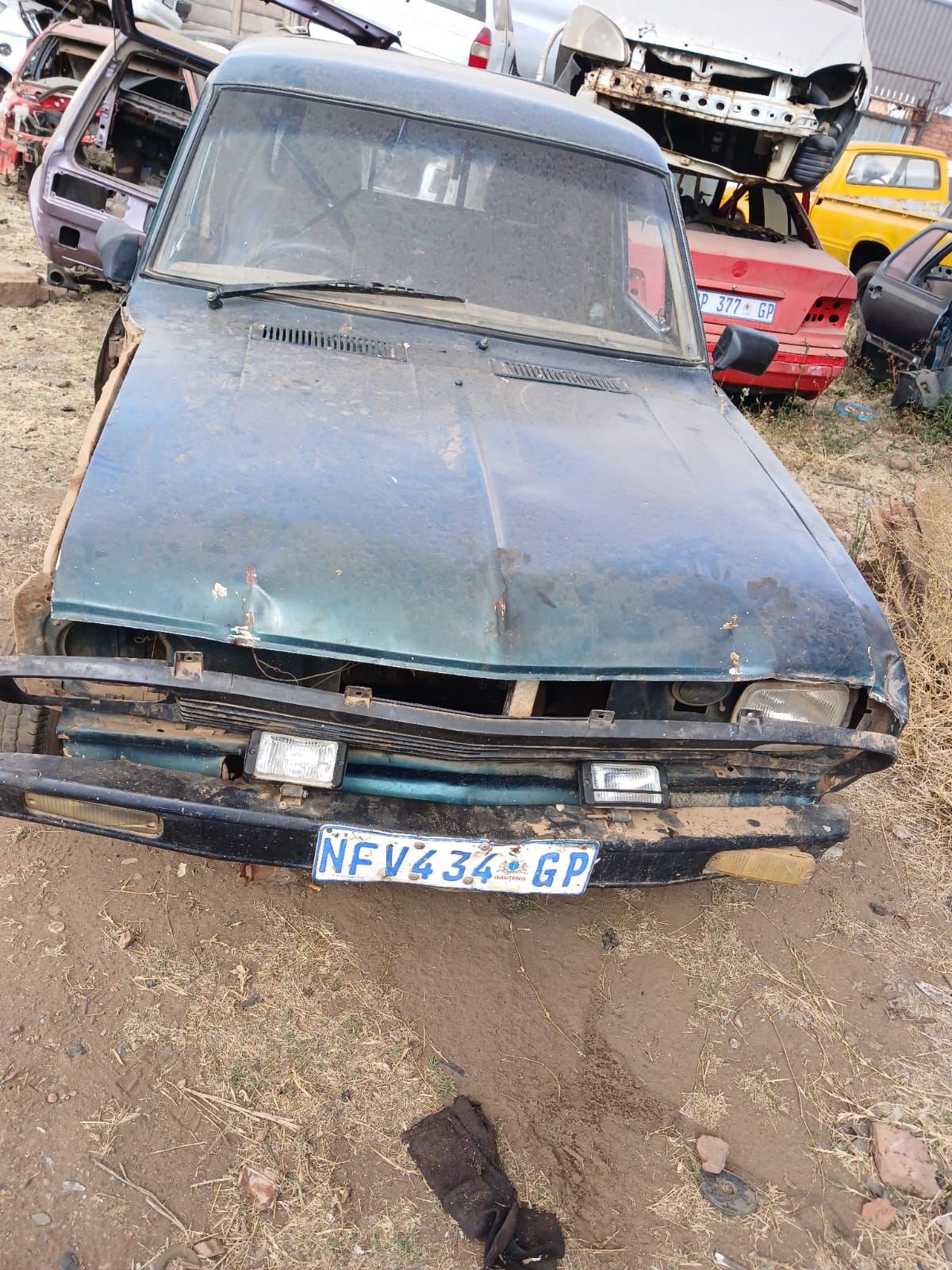 NISSAN 1400 BODY PARTS MORE THAN 1 FOR SALE CONTACT FOR PRICE