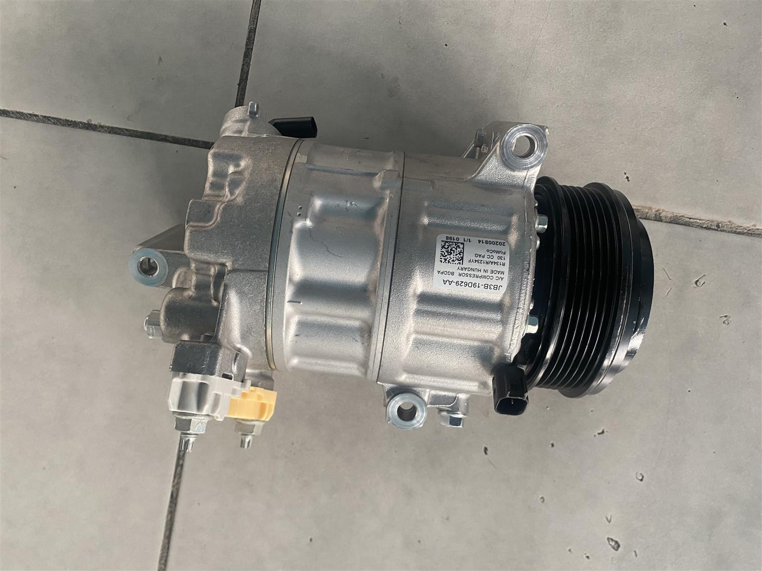 Ford Ranger Aircon Compressor (OEM: JB3B-19D629-AA) - Private Seller