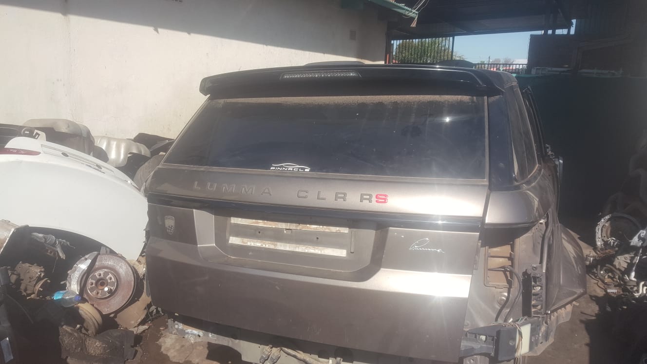 2014 Range Rover Sport Luma Boot Lid for sale - Private Seller 2014 Range Rover Sport Luma Boot Lid for sale - Private Seller