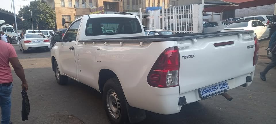 2018 TOYOTA HILUX 2.4GD6 DIESEL, MANUAL TRANSMISSION, WHITE COLOUR