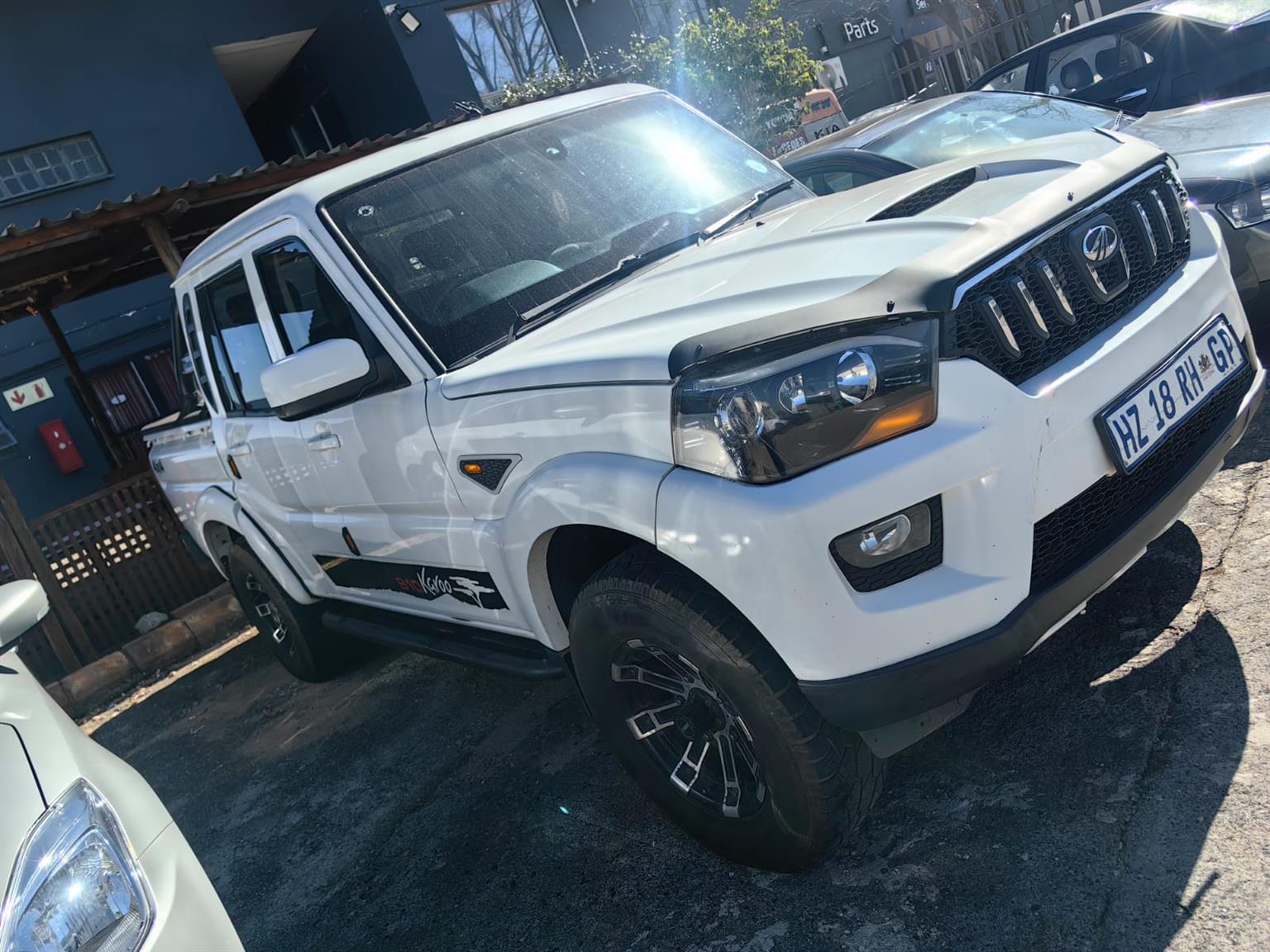 2019 Mahindra pick up double cab