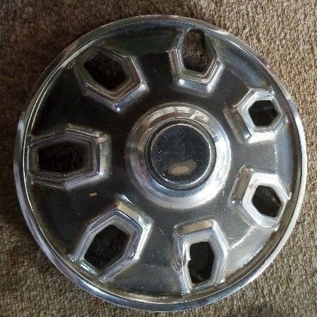 Datsun SSS, wheel cap - Private Seller Datsun SSS, wheel cap - Private Seller