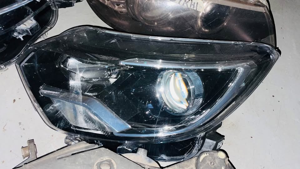 Renault Triber headlight 2020 - Private Seller Renault Triber headlight 2020 - Private Seller