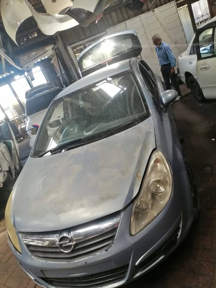 OPEL CORSA 1.4 BREAKING UP - Private Seller