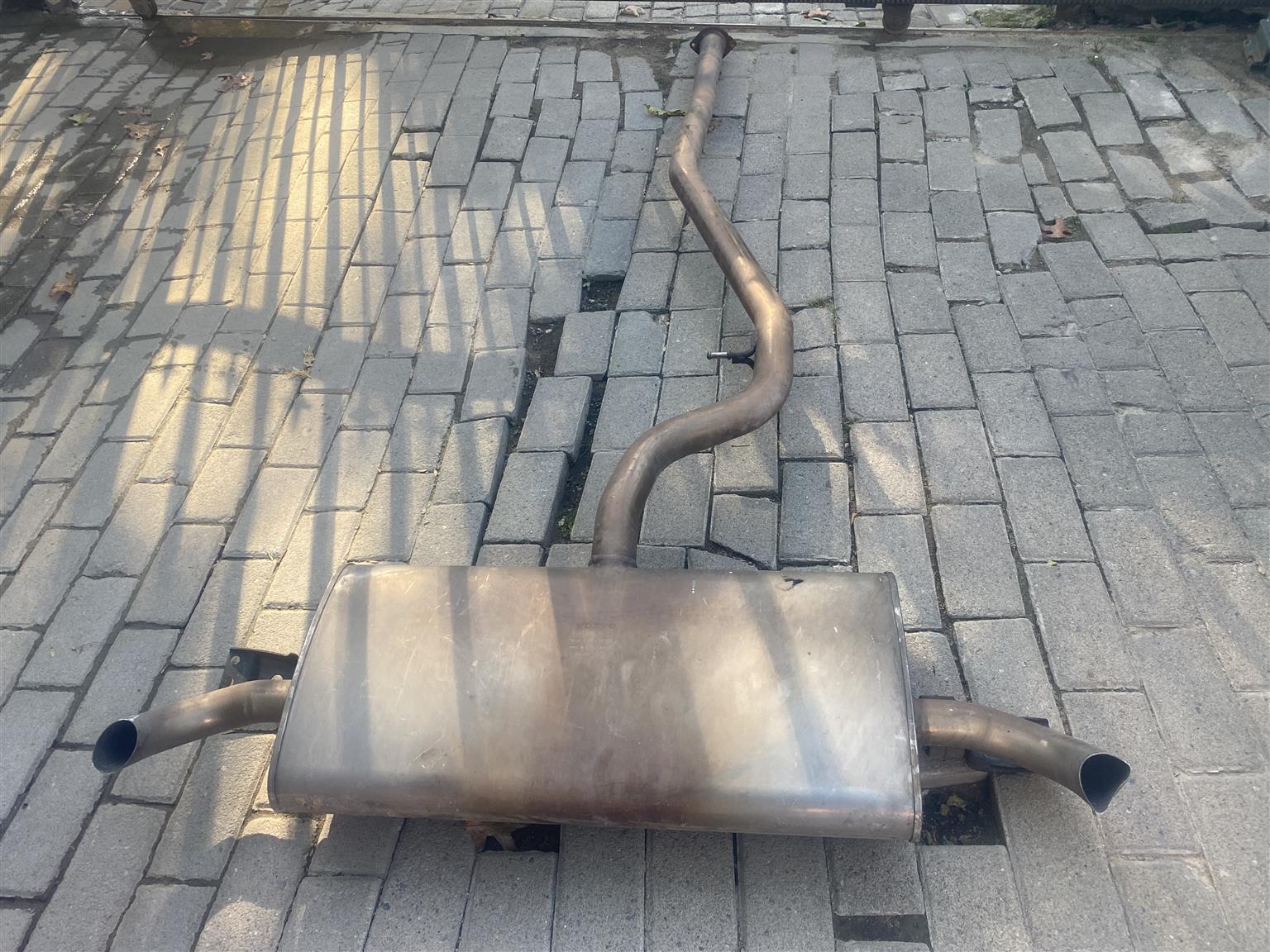 2022 VOLVO XC40 EXHAUST FOR SALE. IN EXCELLENT CONDITION - Private Seller