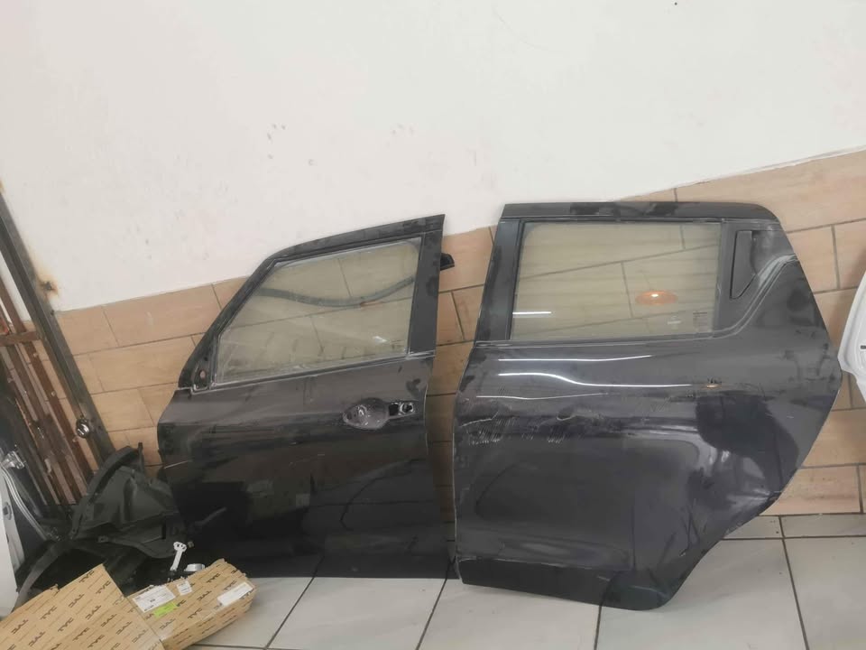 Suzuki swift switch doors - Private Seller Suzuki swift switch doors - Private Seller