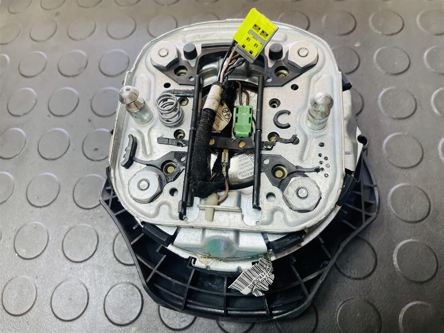 BMW E90 3 Series Steering Wheel Air Bag - Private Seller BMW E90 3 Series Steering Wheel Air Bag - Private Seller