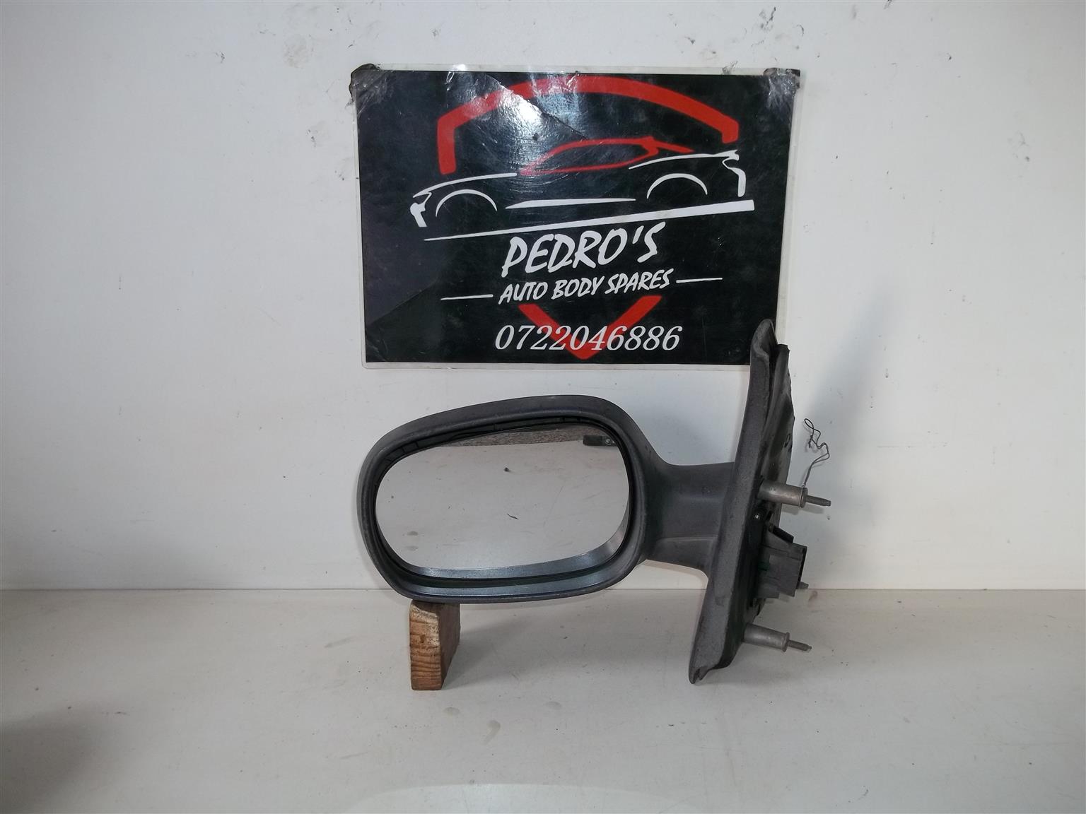 Renault Megane left mirror (Electric) - Private Seller Renault Megane left mirror (Electric) - Private Seller