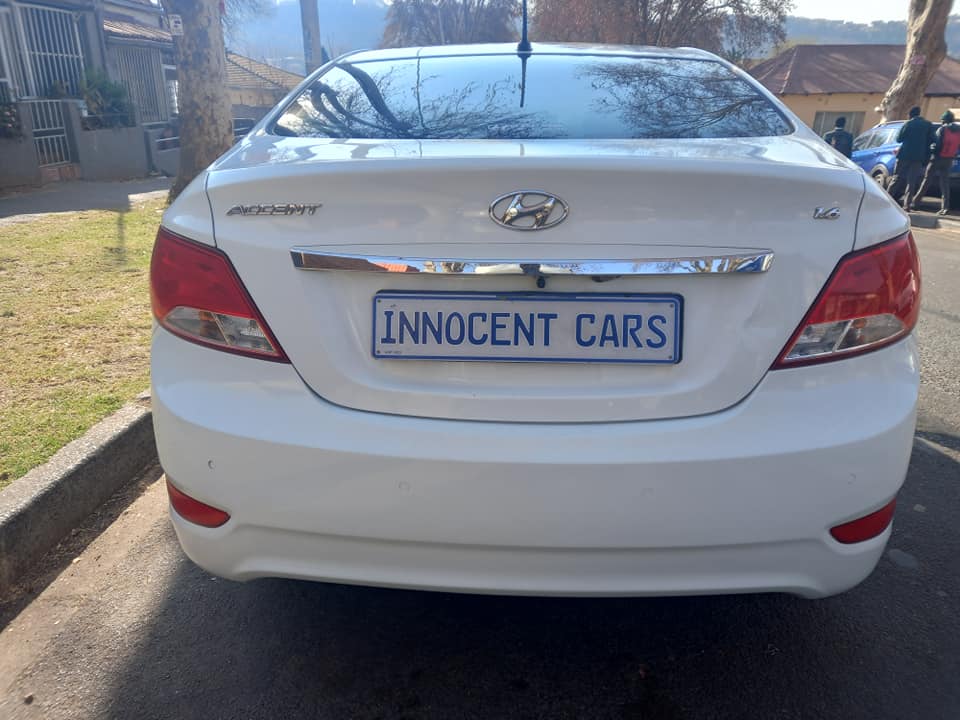 2017 HYUNDAI ACCENT SEDAN 1.6 ENGINE PETROL, MANUAL, WHITE COLOR, MILEAGE 68000KMS