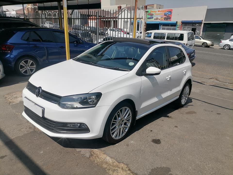 2011 Volkswagen polo 6 1.4 Hatchback with a leather seat and sunroof