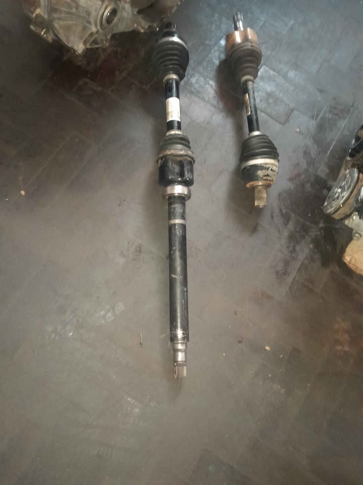 Volvo S60/V60 T4 1.6l Automatic Drive Shafts Rihht & Left side for Sale - Private Seller Volvo S60/V60 T4 1.6l Automatic Drive Shafts Rihht & Left side for Sale - Private Seller