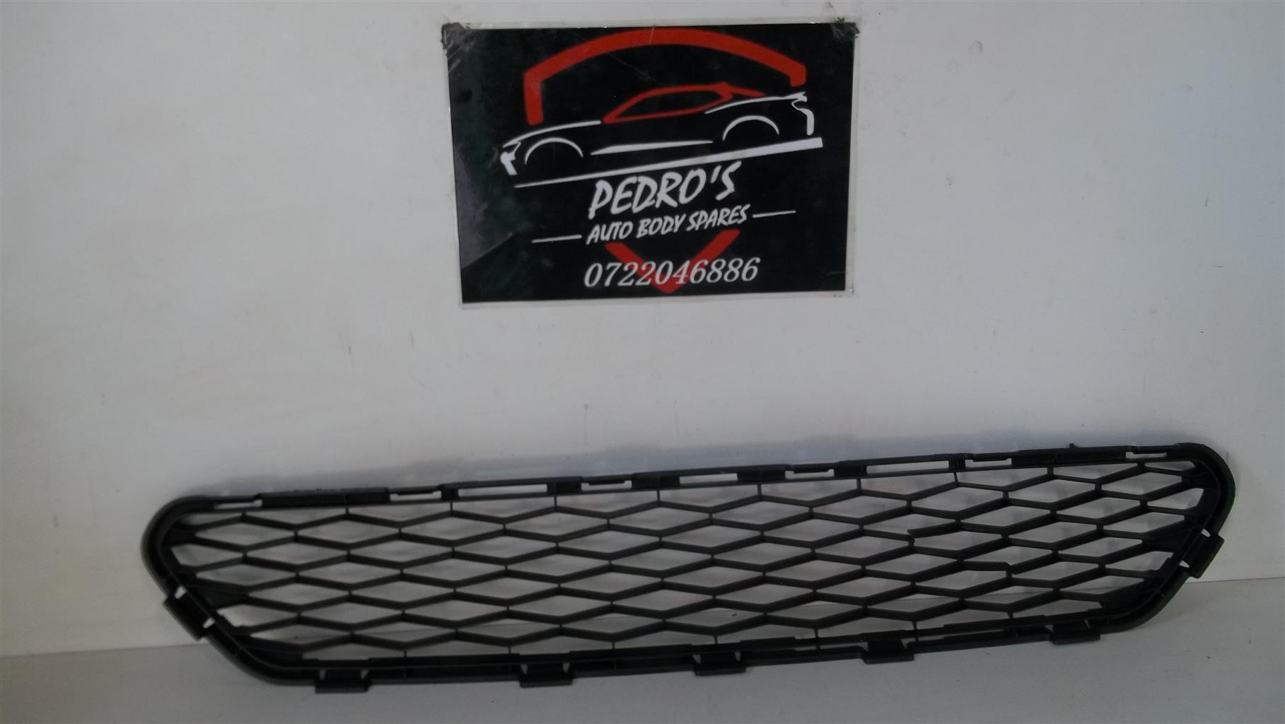 Nissan X-Trail/Rogue grilles - Private Seller Nissan X-Trail/Rogue grilles - Private Seller