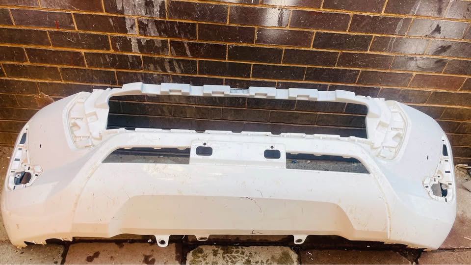 TOYOTA HILUX GD6 BUMPER - Private Seller