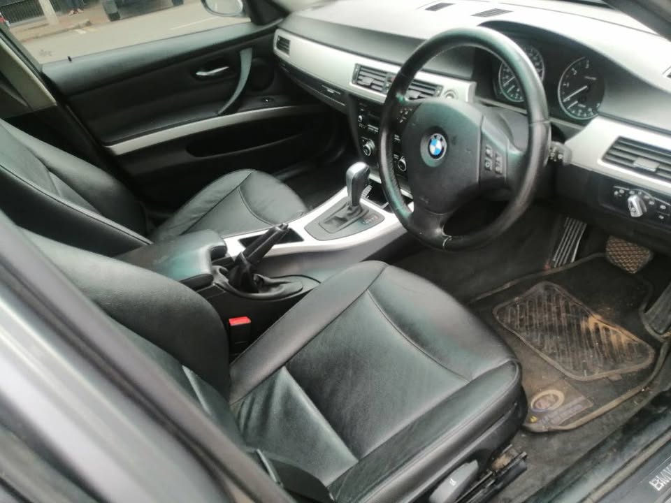 2011 E90 320i Automatic
