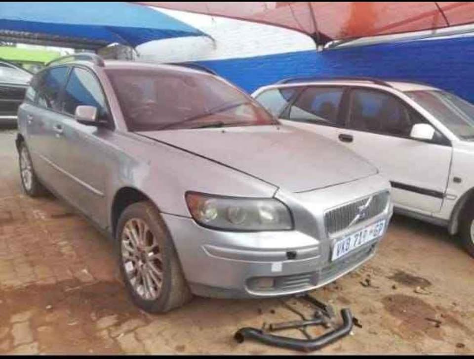 VOLVO V50 2006 STRIPPING FOR SPARES °¦°DELIVERY AVAILABLE COUNTRY WIDE°¦° - Private Seller VOLVO V50 2006 STRIPPING FOR SPARES °¦°DELIVERY AVAILABLE COUNTRY WIDE°¦° - Private Seller