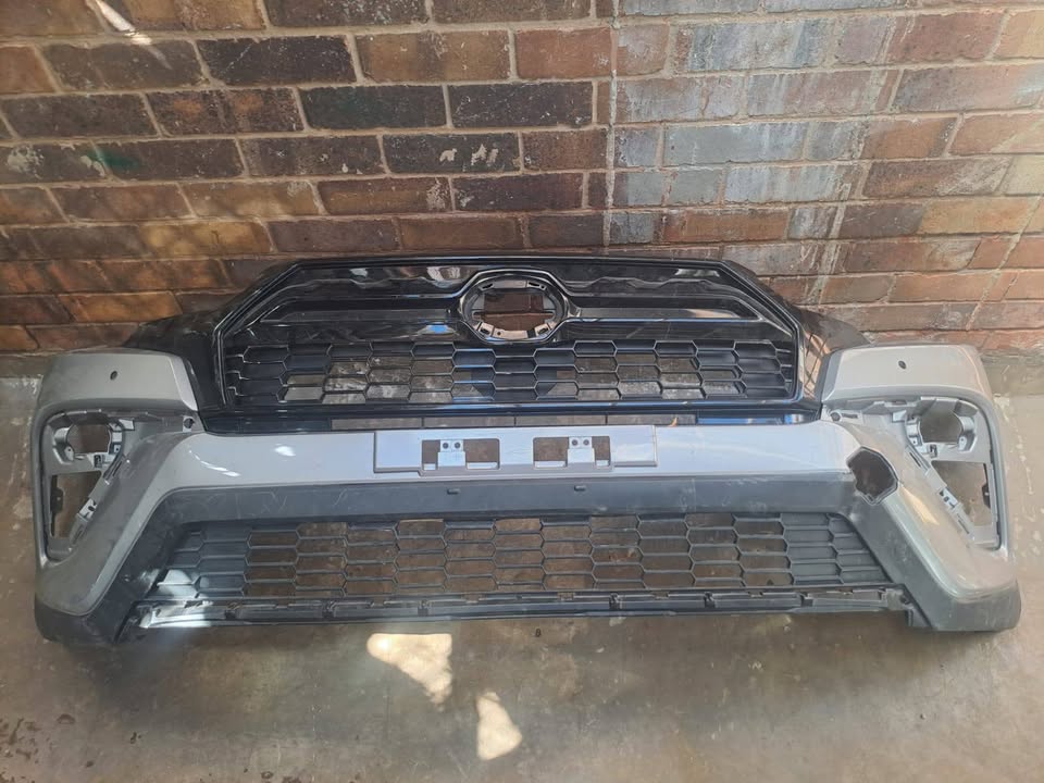 Toyota Hilux GD-6 LEGEND FRONT BUMPER - Private Seller