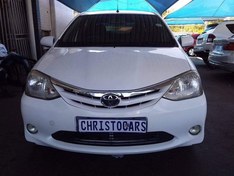 2012 Toyota Etios sedan 2012