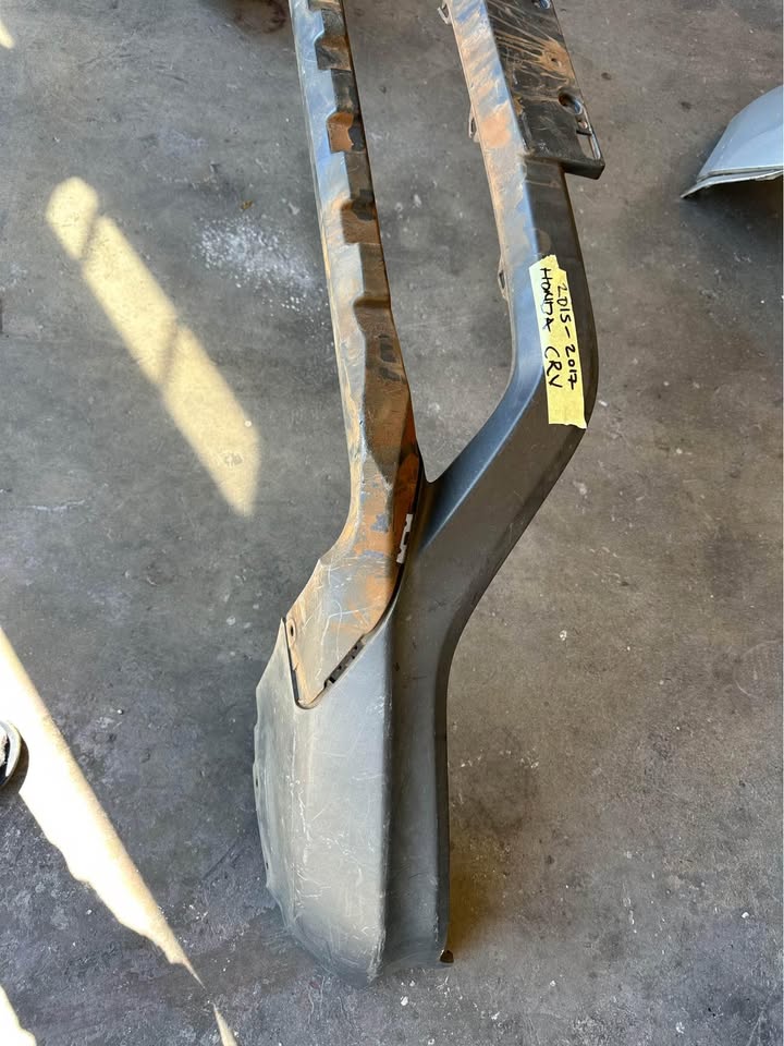 Honda Cr-v front bumper piece - Private Seller Honda Cr-v front bumper piece - Private Seller