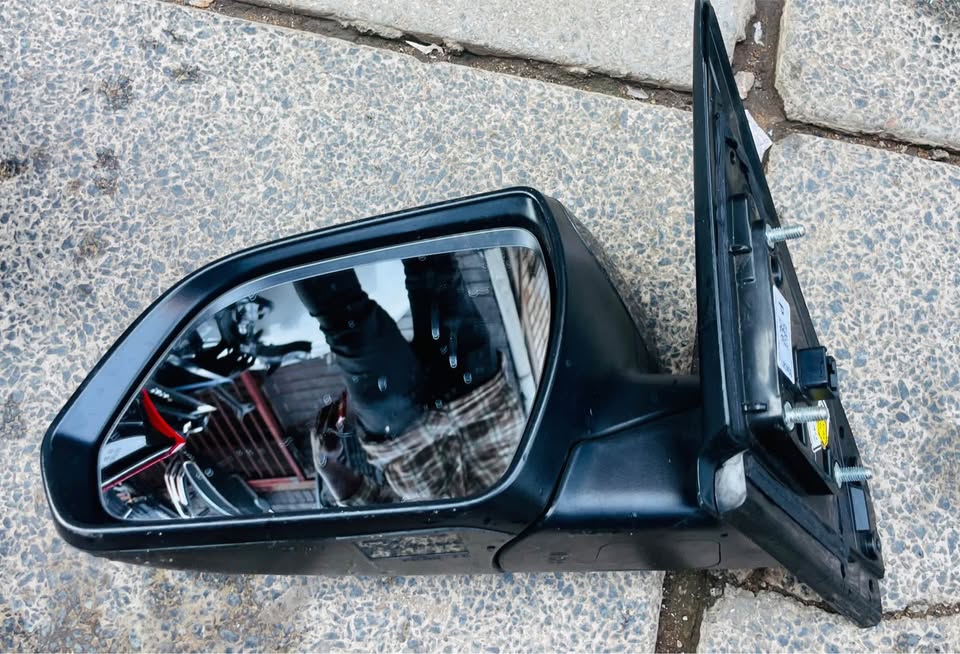 Hyundai Creta side mirror 2015/20 - Private Seller Hyundai Creta side mirror 2015/20 - Private Seller