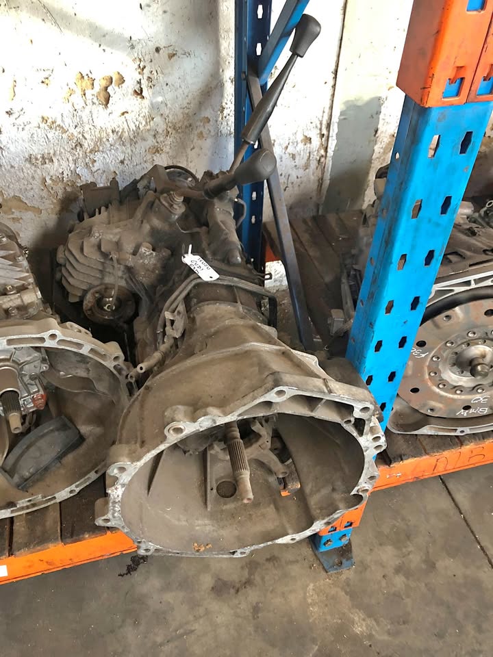 ISUZU 6VD1 3.2 DIESEL 4X4 MANUAL GEARBOX FOR SALE