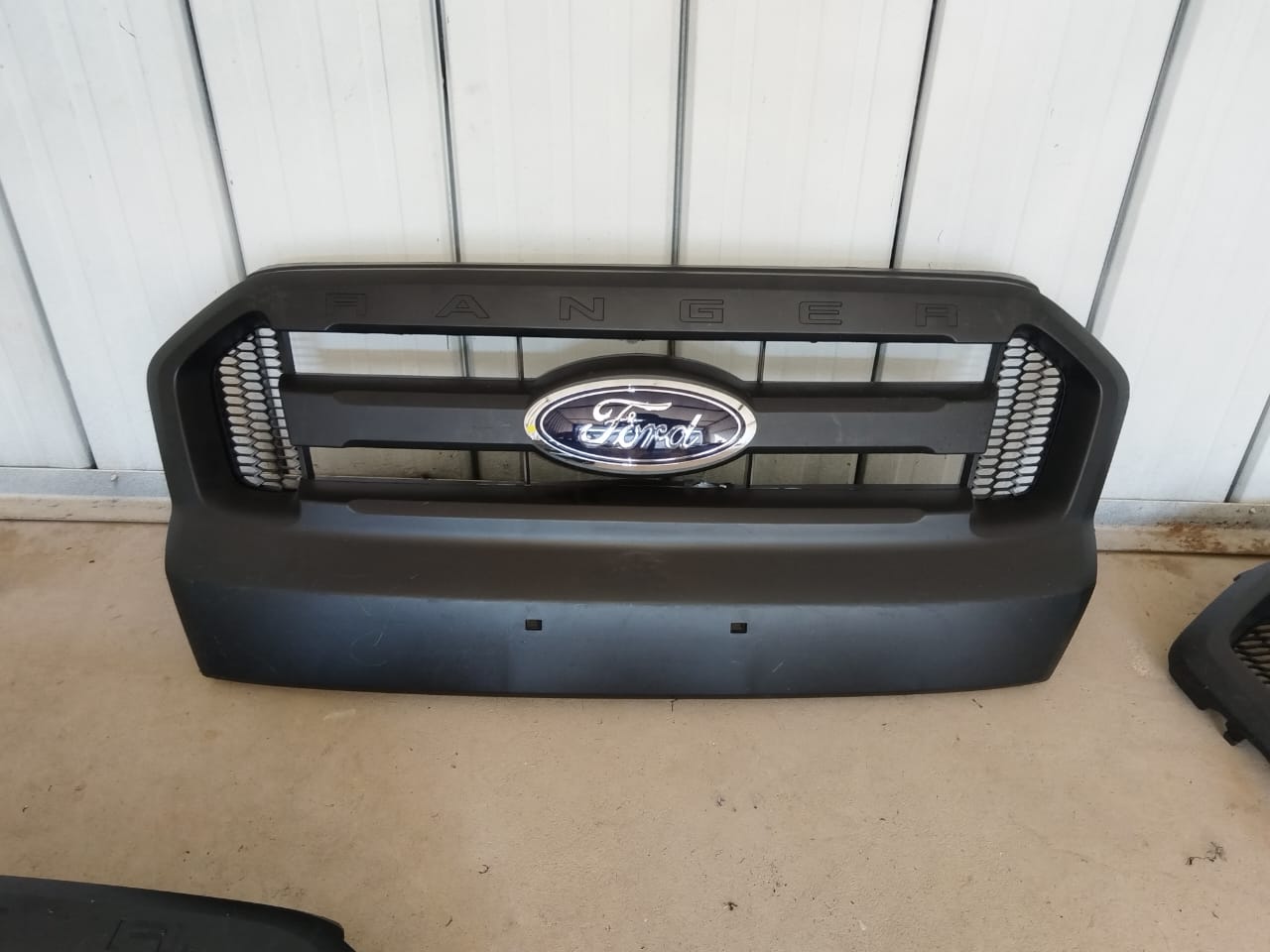 FORD RANGER T7 GRILL - Private Seller FORD RANGER T7 GRILL - Private Seller