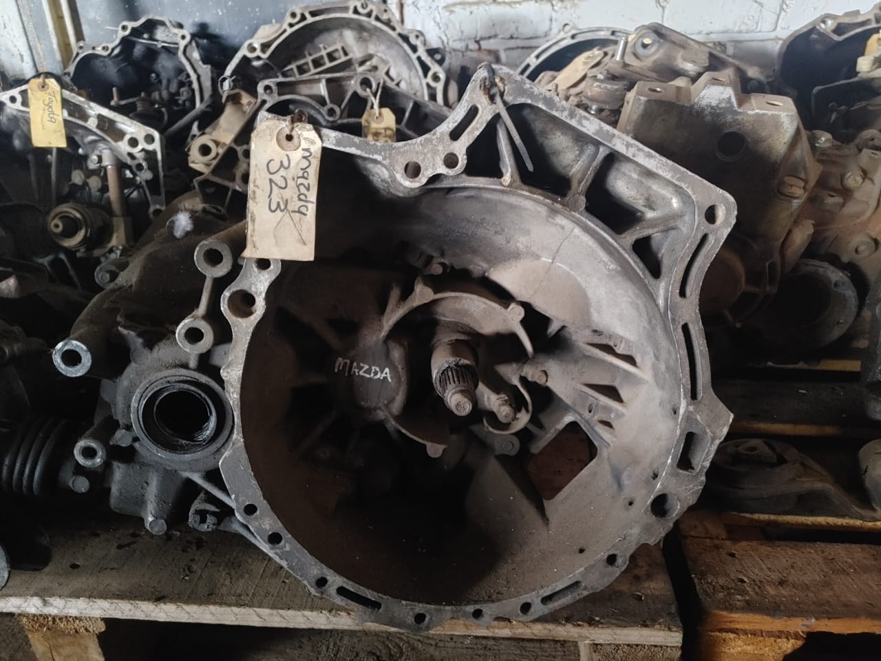 MAZDA 323 MANUAL GEARBOX - Private Seller MAZDA 323 MANUAL GEARBOX - Private Seller