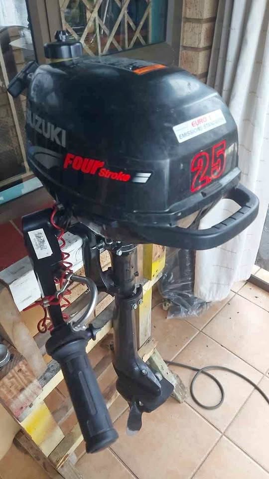 2.5 Suzuki 4 stroke motor for sale in excellent condition 2.5 Suzuki 4 stroke motor for sale in excellent condition