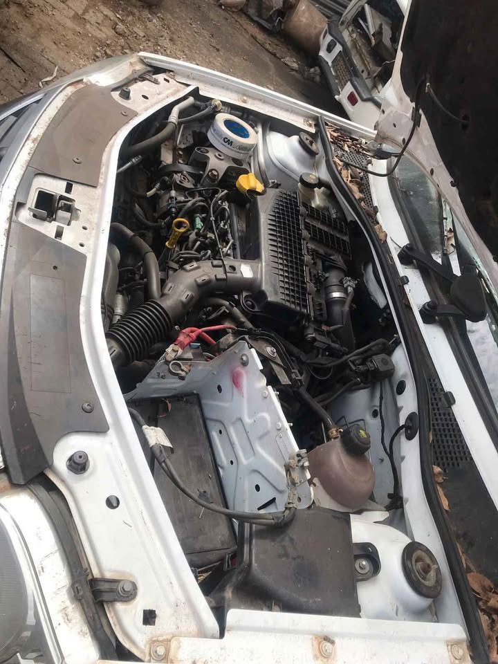 2016 NP200 1.5 dci K9K STRIPPING FOR SPARES