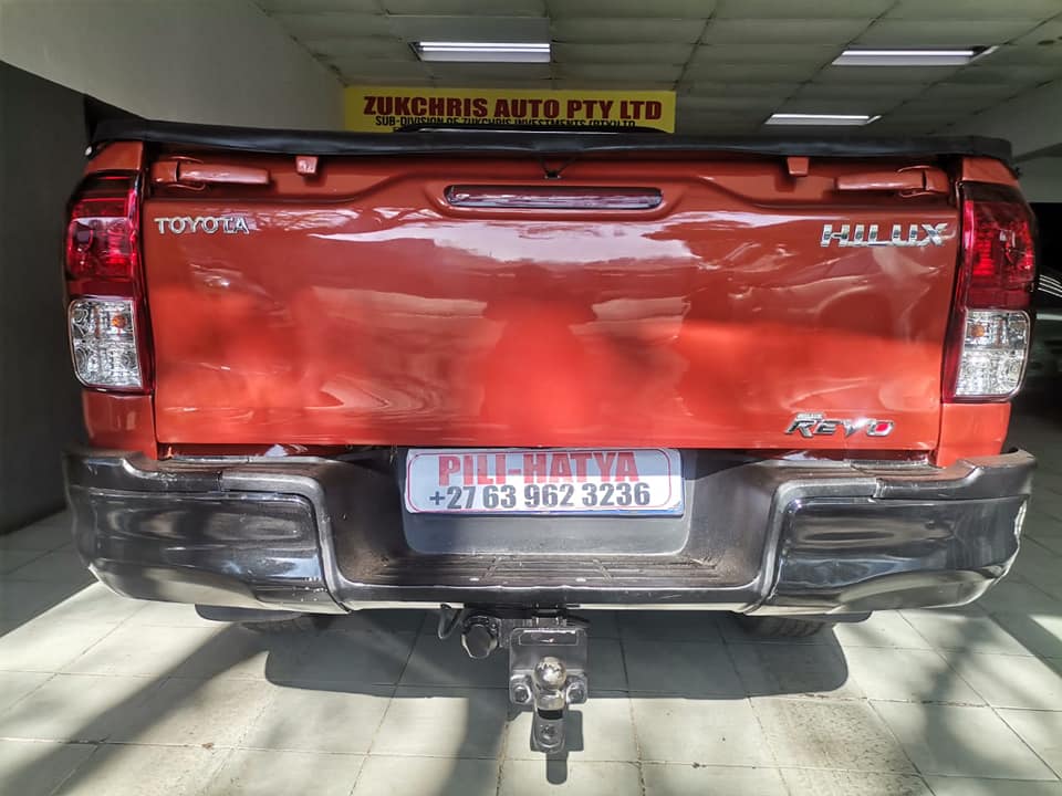 2018 TOYOTA HILUX 2.4 GD6 HIRADER SINGLE CAB MANUAL