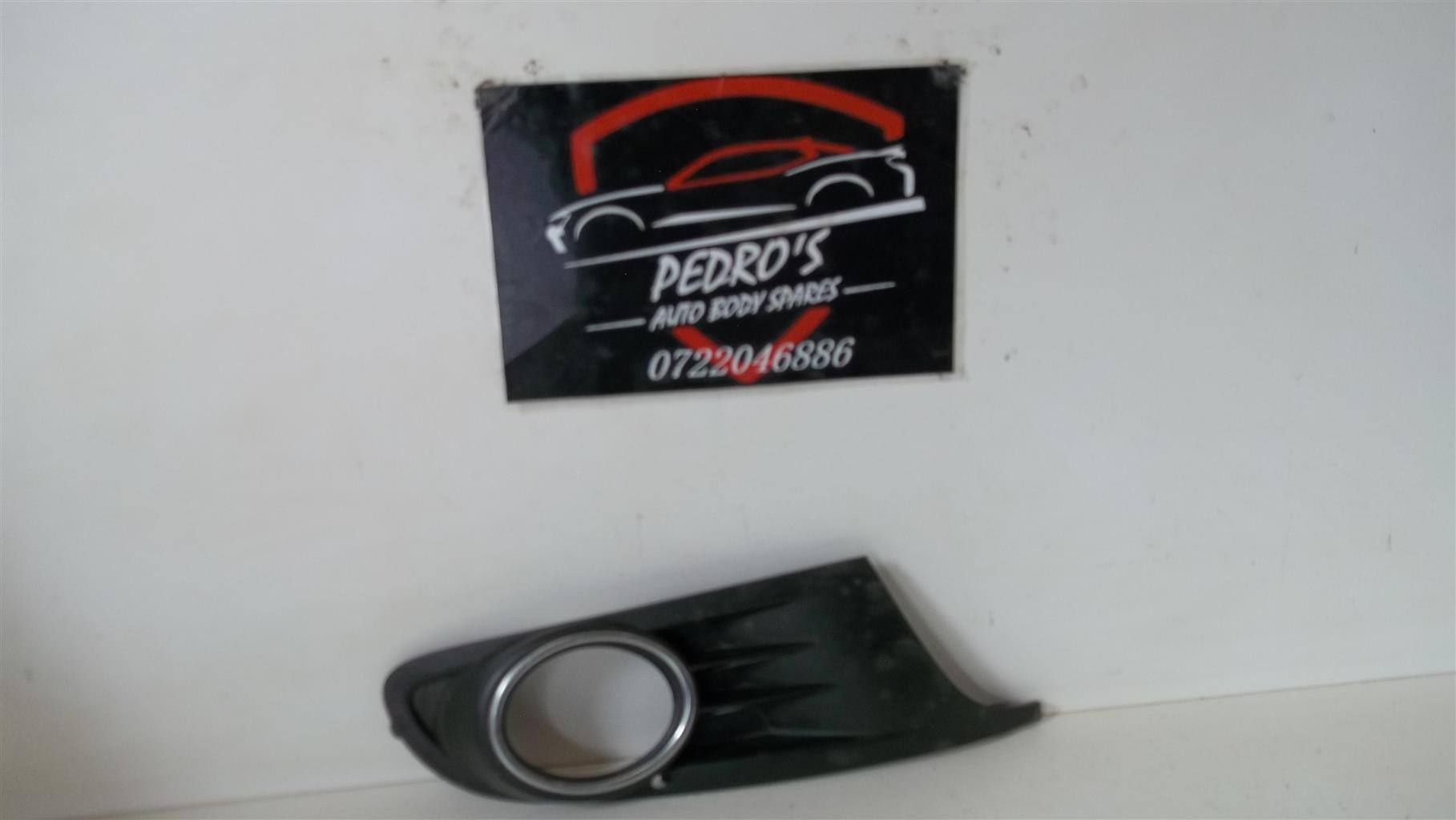 VW Golf 6 front bumper right fog light grille - Private Seller VW Golf 6 front bumper right fog light grille - Private Seller