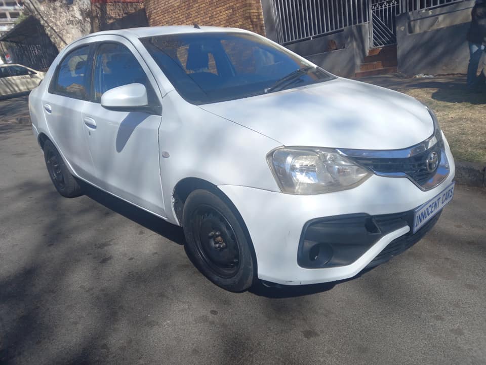 USED 2019 TOYOTA ETIOS SEDAN 1.5 ENGINE PETROL, MANUAL, WHITE COLOR, MILEAGE 98000KMS