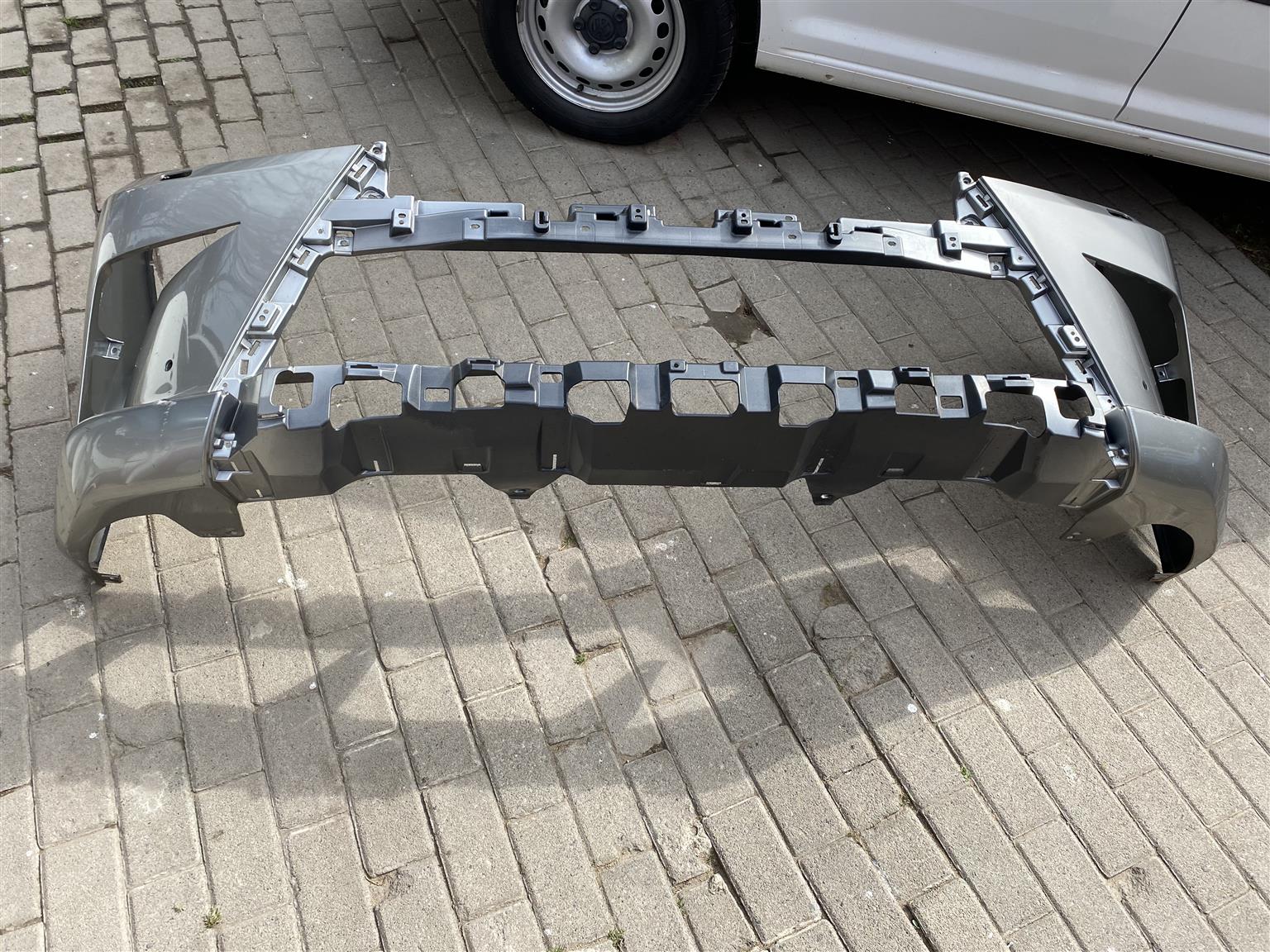 2019 LEXUS LX570 FRONT BUMPER FOR SALE. IN PRISTINE CONDITION
