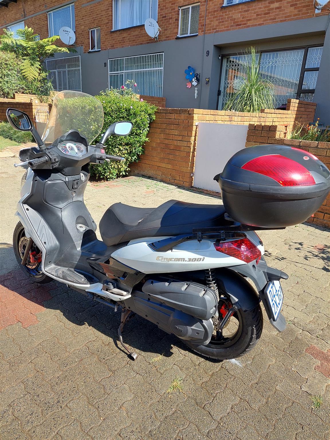 2015 sym 300cc scooter, good codition
